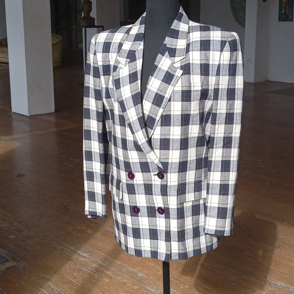 Navy and white buffalo  plaid double-breasted Blazer - Picture 9 of 10